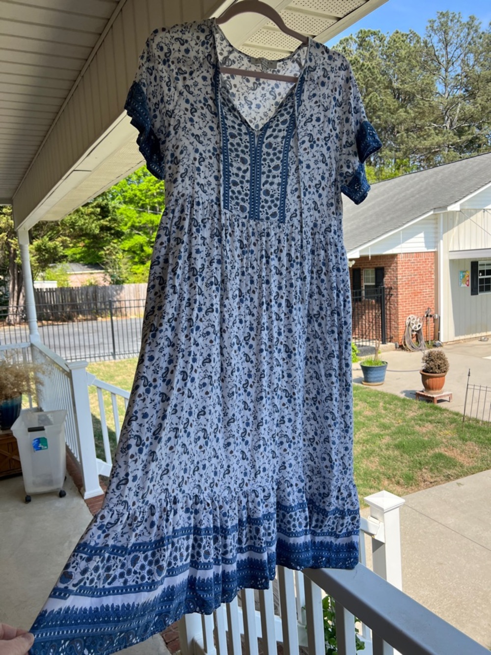 Hayden Los Angeles Blue & White Floral Midi Dress - Lightweight Boho Style